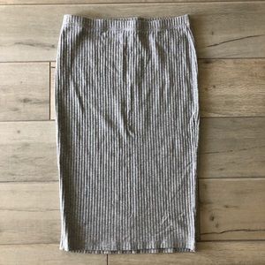Forever 21 basics gray skirt